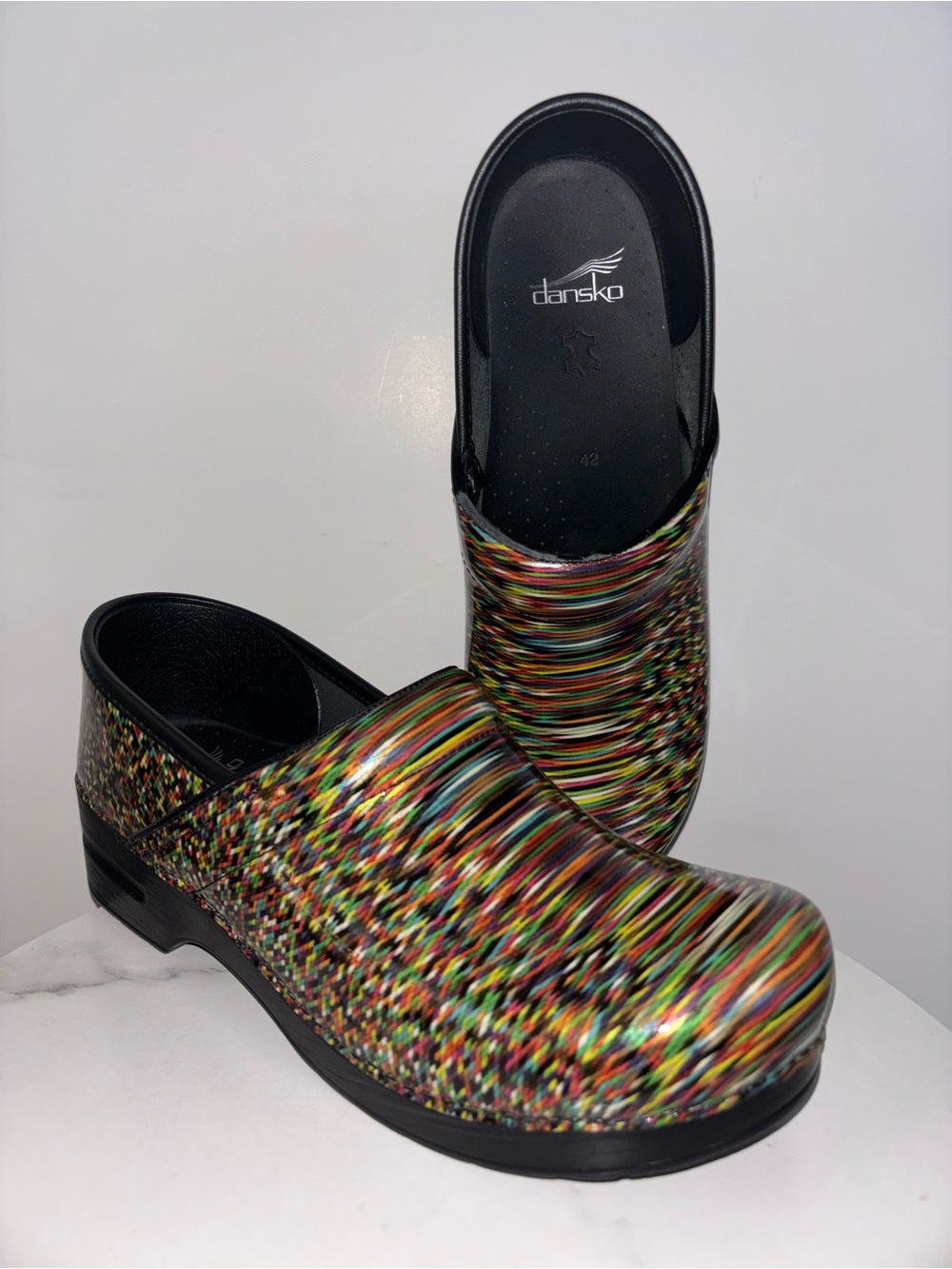 Dansko Rainbow Striped Patent Clogs size 11 NWOT - Picture 12 of 12